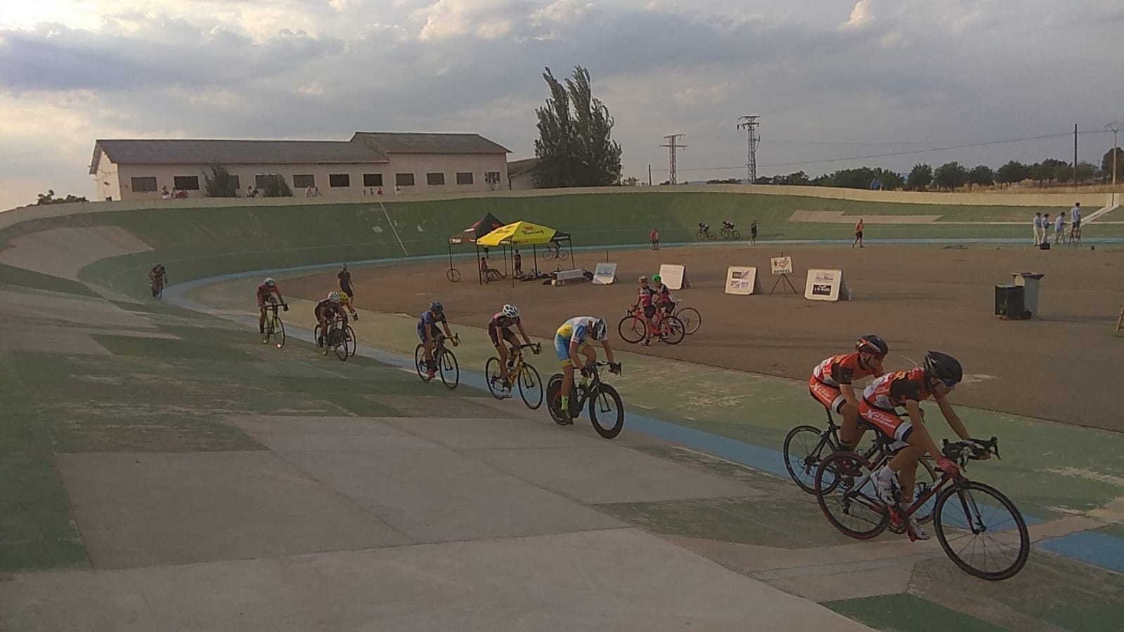 Cadetes en la pista de Daimiel