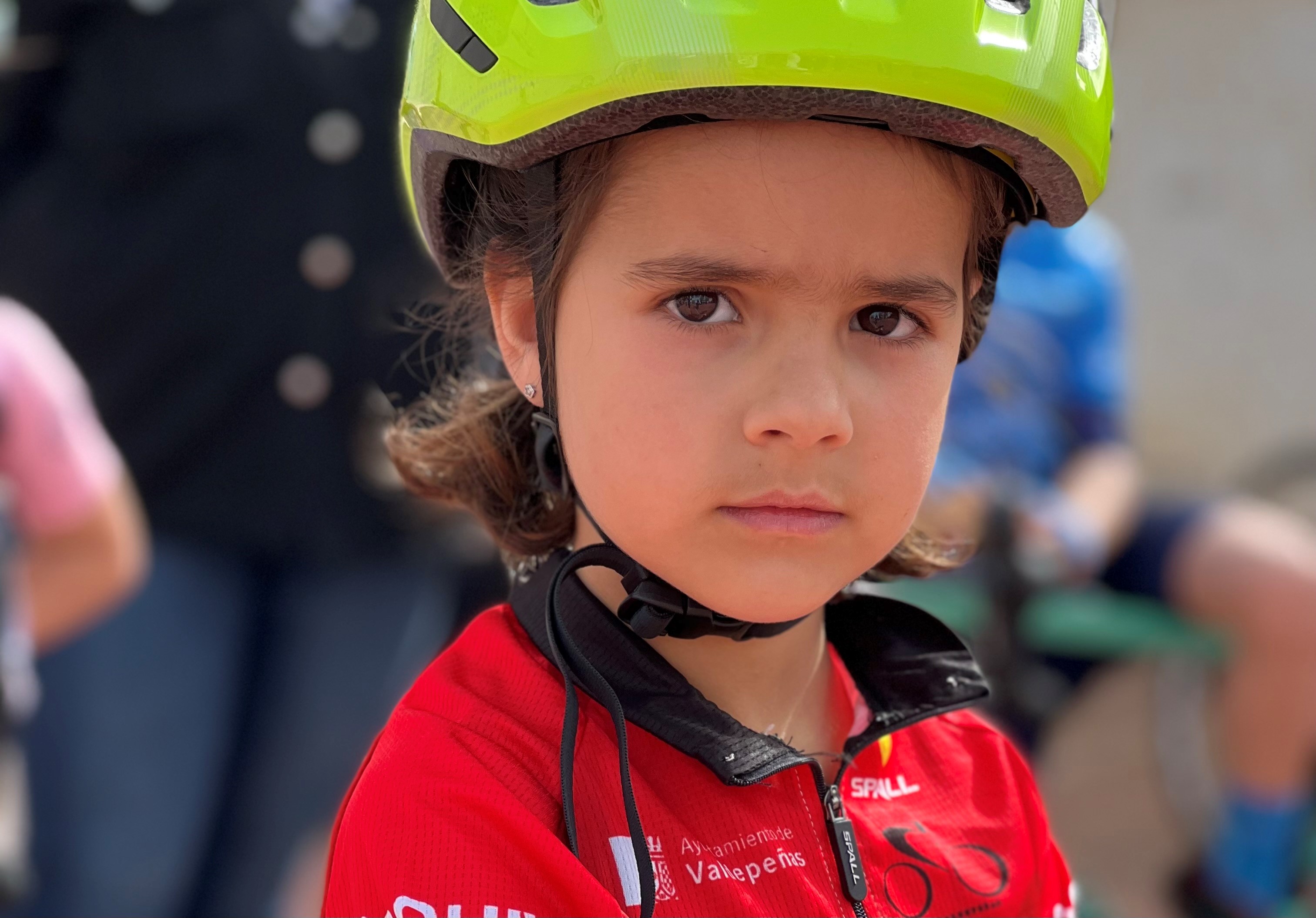 Un centenar de jóvenes ciclistas inauguran en Ossa de Montiel el Trofeo Federación de Escuelas