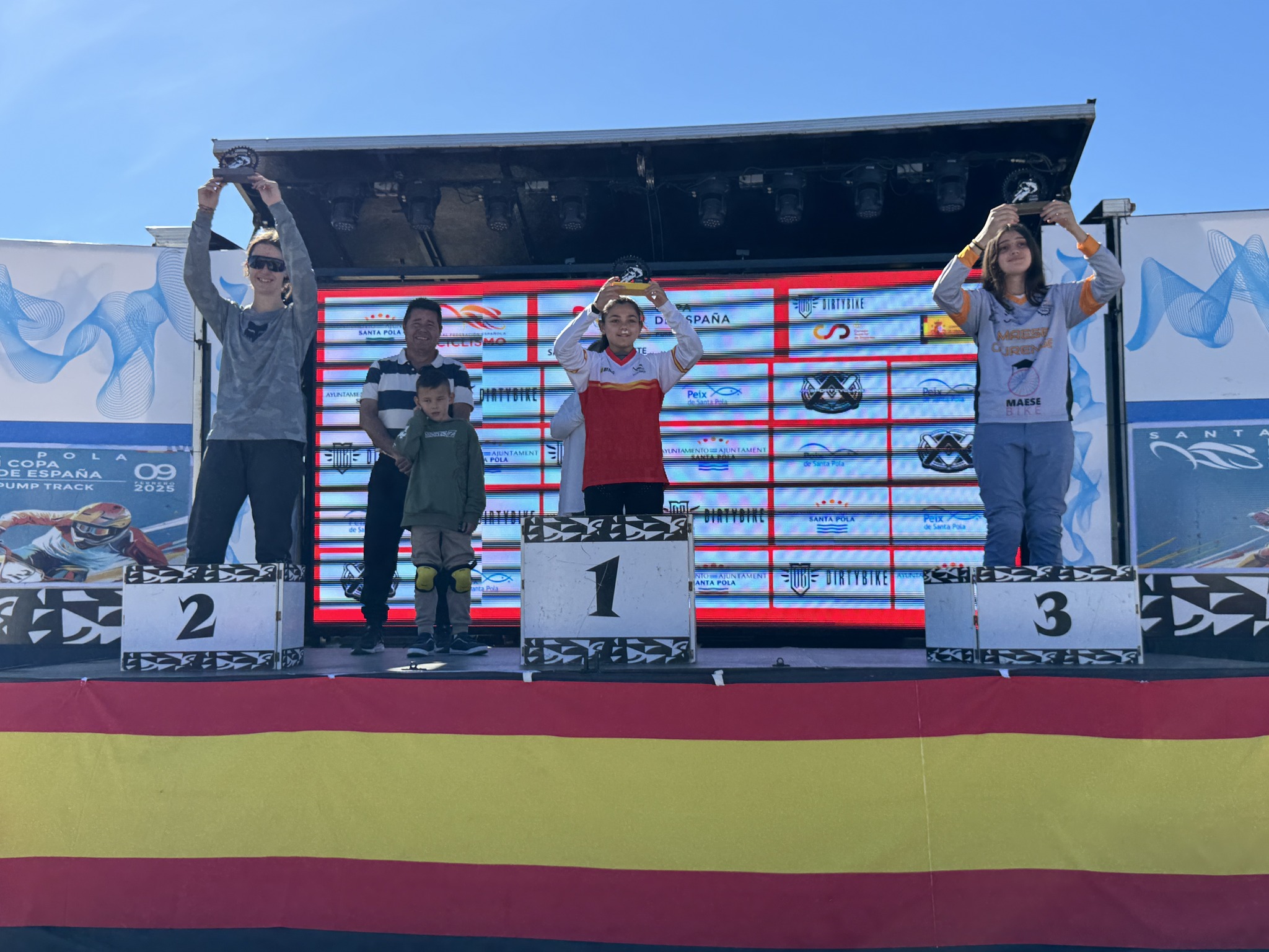 Aiby Hiniesto y Alejandro Hernanz, líderes de Copa España de Pump Track en Santa Pola