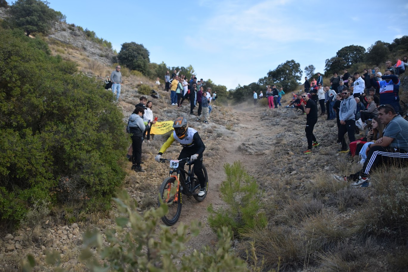 Gran participación y mucha técnica en un emocionante Mini Enduro MTB Cuenca