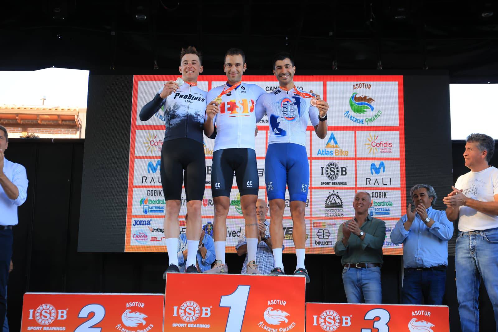 Subcampeonato para Enrique Pino y bronces para Adrián Plaza y Jonathan Paz en el nacional de XC Ultramaratón 2025