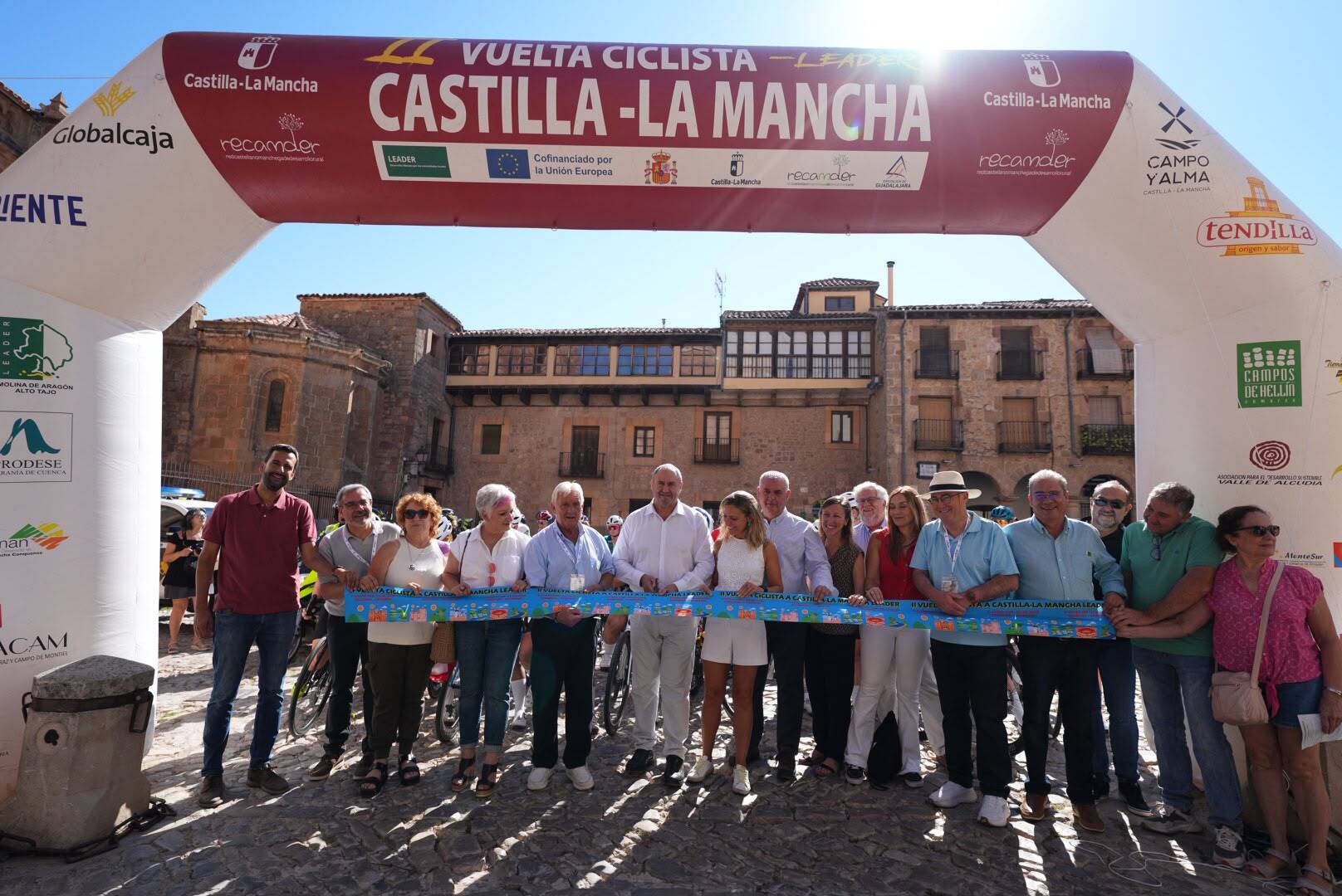 El Pelotón Olympia Norrid-Mortensen (Eulen Amenabar) levanta los brazos en Cifuentes y es la primera líder de la Vuelta a Castilla-La Mancha El Pelotón Olympia Norrid-Mortensen (Eulen Amenabar) levanta los brazos en Cifuentes y es la primera líder de la Vuelta a Castilla-La Mancha